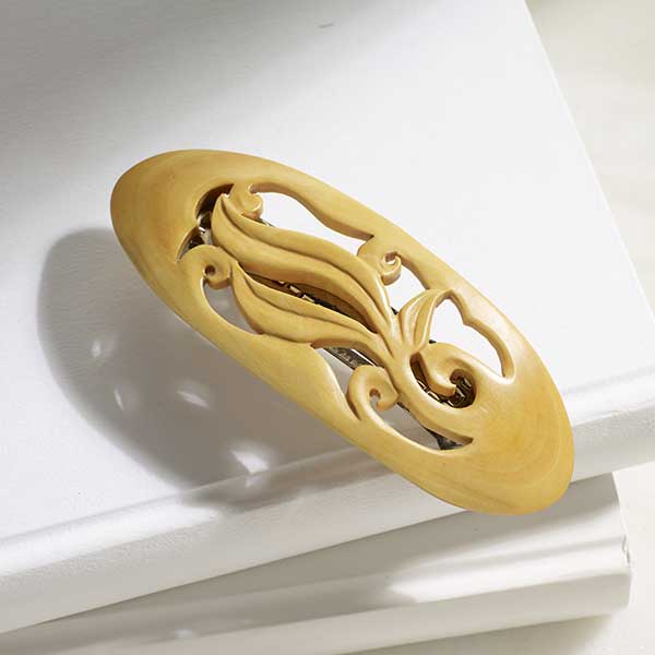 Barrette arabesque encadrée  buis japonais　ovale　A